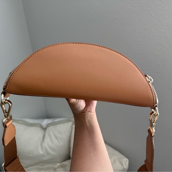 Lululemon crossbody bag - Picture 5 of 9